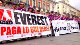 Protesta de trabajadores de Everest en una imagen de archivo / @salvemoseverest