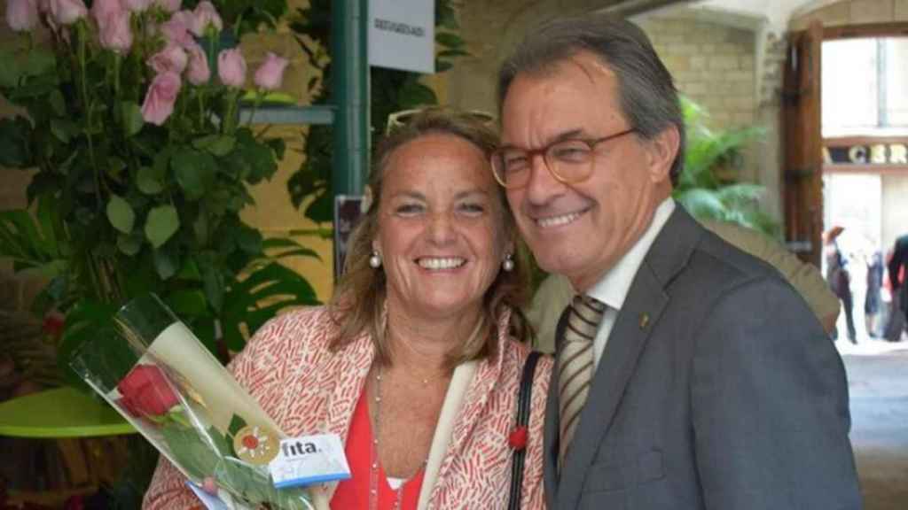 Artur Mas y Helena Rakòsnik /INSTAGRAM