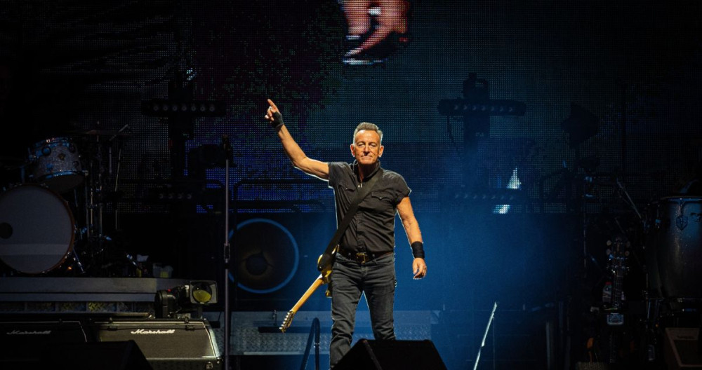 El cantante Bruce Springsteen en el Estadi Olímpic de Barcelona en el inicio de su gira por Europa / EP (PAU VENTEO)