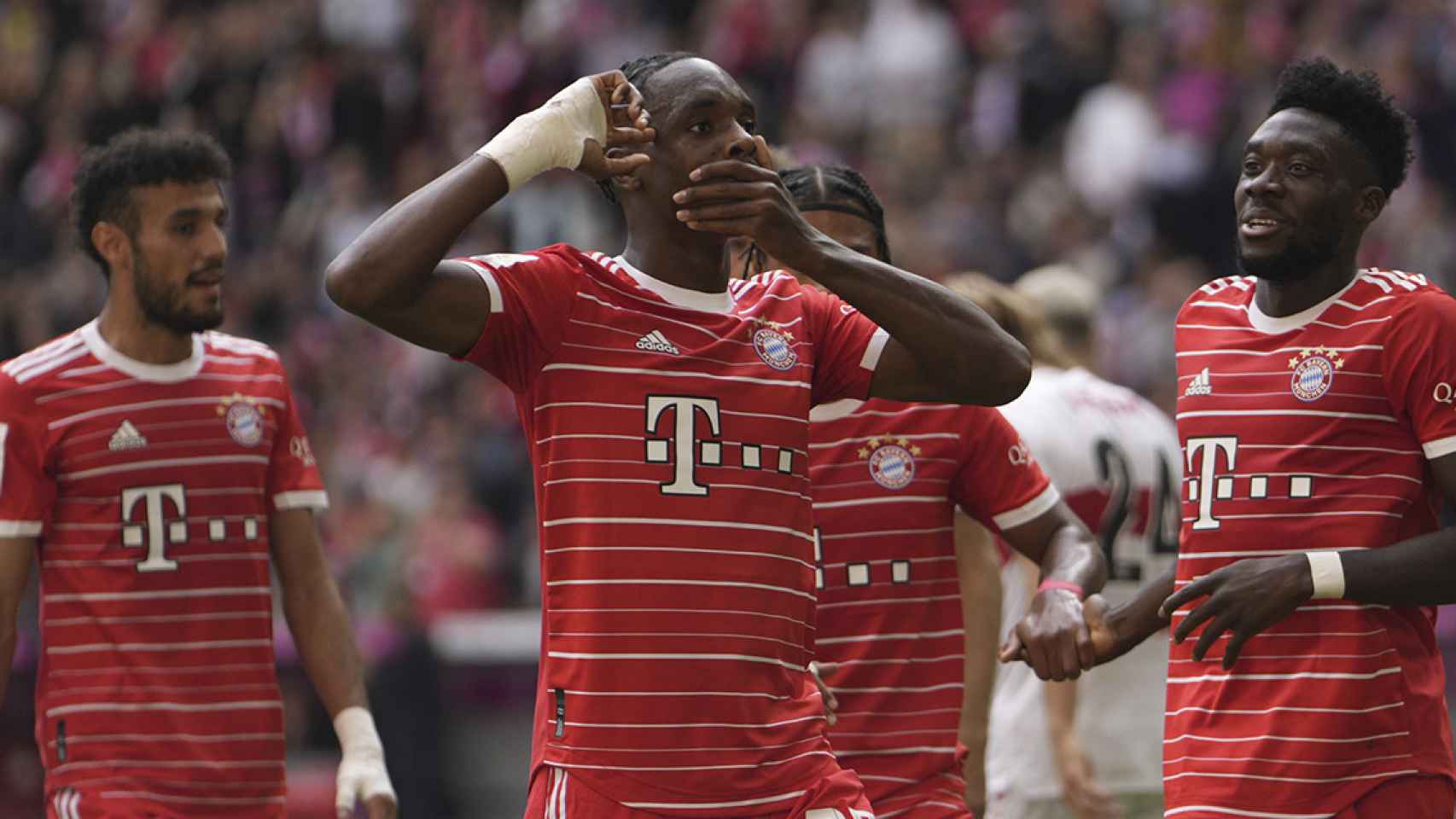 Los jugadores del Bayern, celebrando un gol en el Allianz Arena, en la actual temporada / BAYERN