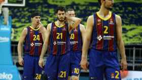 Los jugadores del Barça de basket en la pista de Fenerbahce / REDES