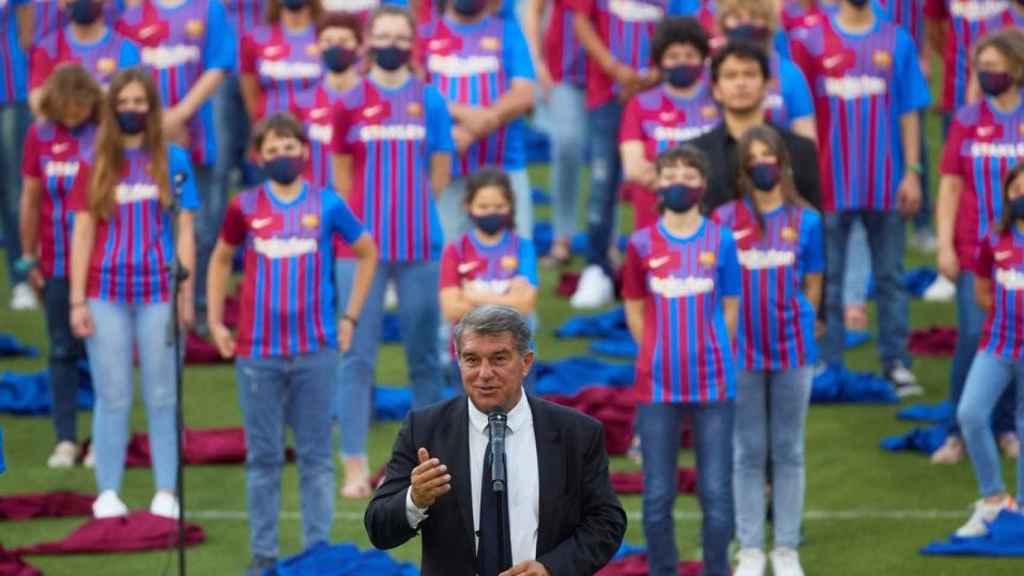 Joan Laporta en la presentación de la nueva equipación del club / EFE