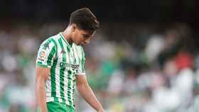 Diego Lainez, cabizbajo en un partido con el Betis | EFE