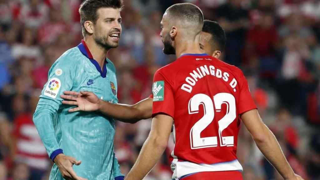 Gerard Piqué y Domingos Duarte discutiendo una acción del partido / FC Barcelona