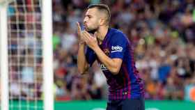 Jordi Alba celebra un gol al Huesca / EFE