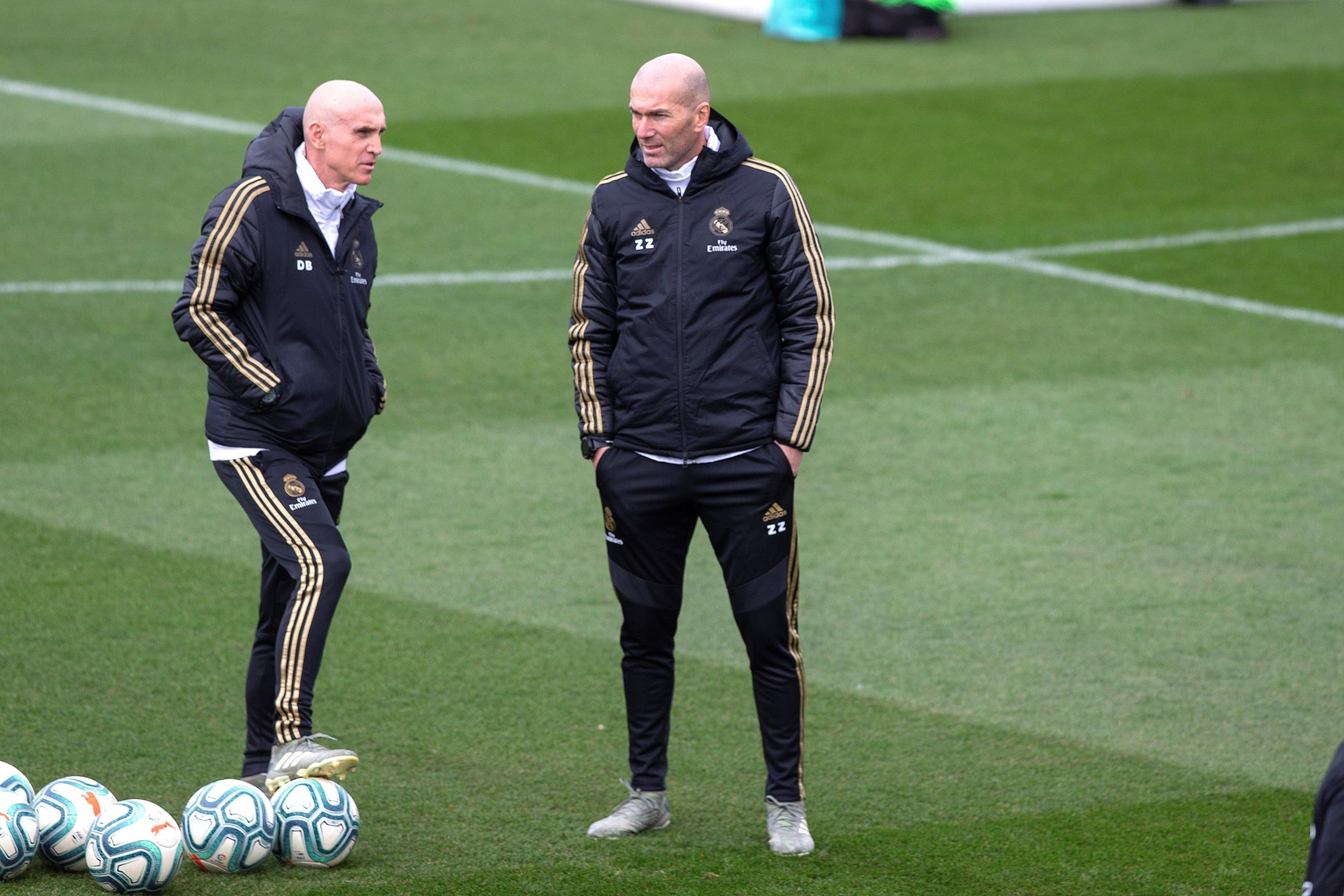 Zinedine Zidane en un entrenamiento del Real Madrid / EFE