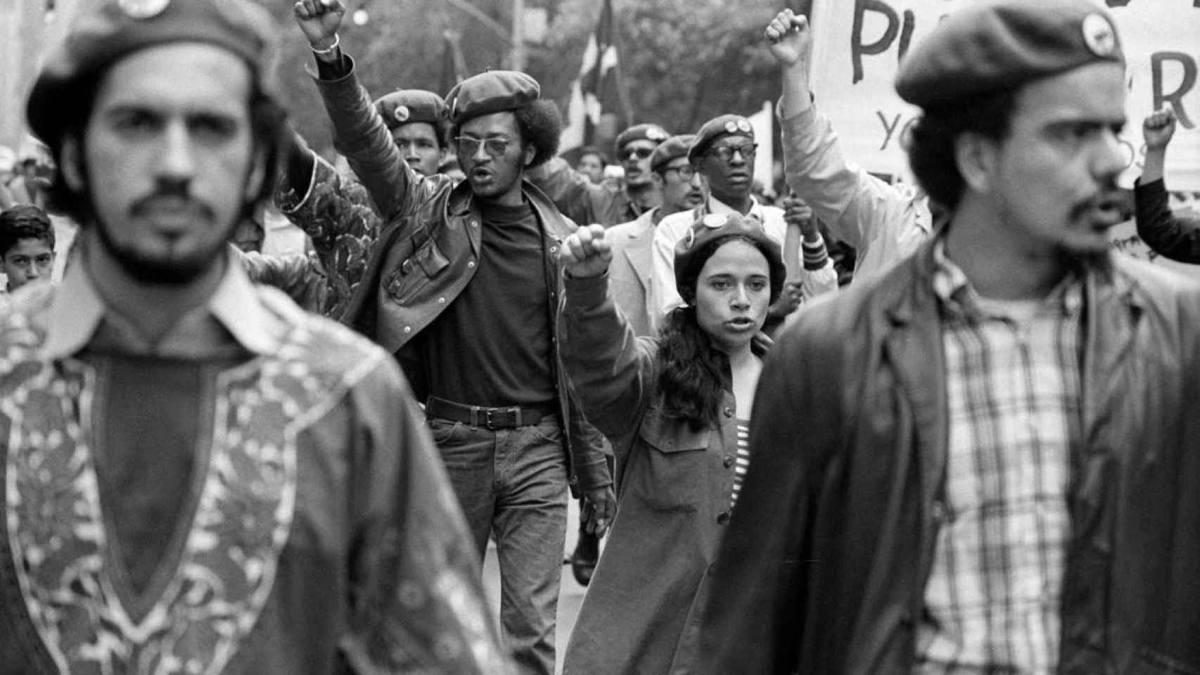 Manifestación de los Young Lords en plena revolución musical