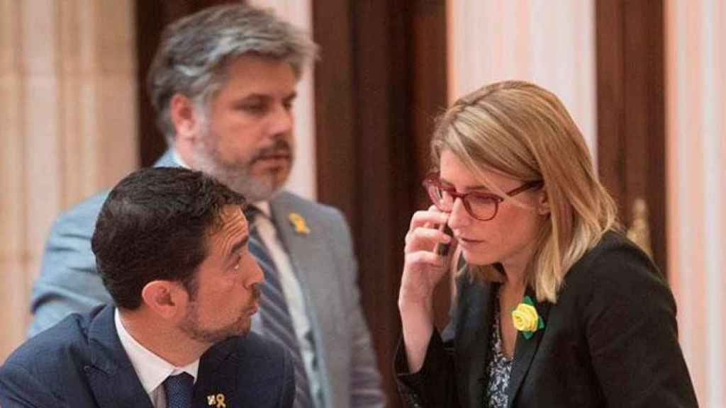 Elsa Artadi, consejera de Presidencia, en una imagen de archivo en el Parlament junto a Damià Calvet y Albert Batet / EFE