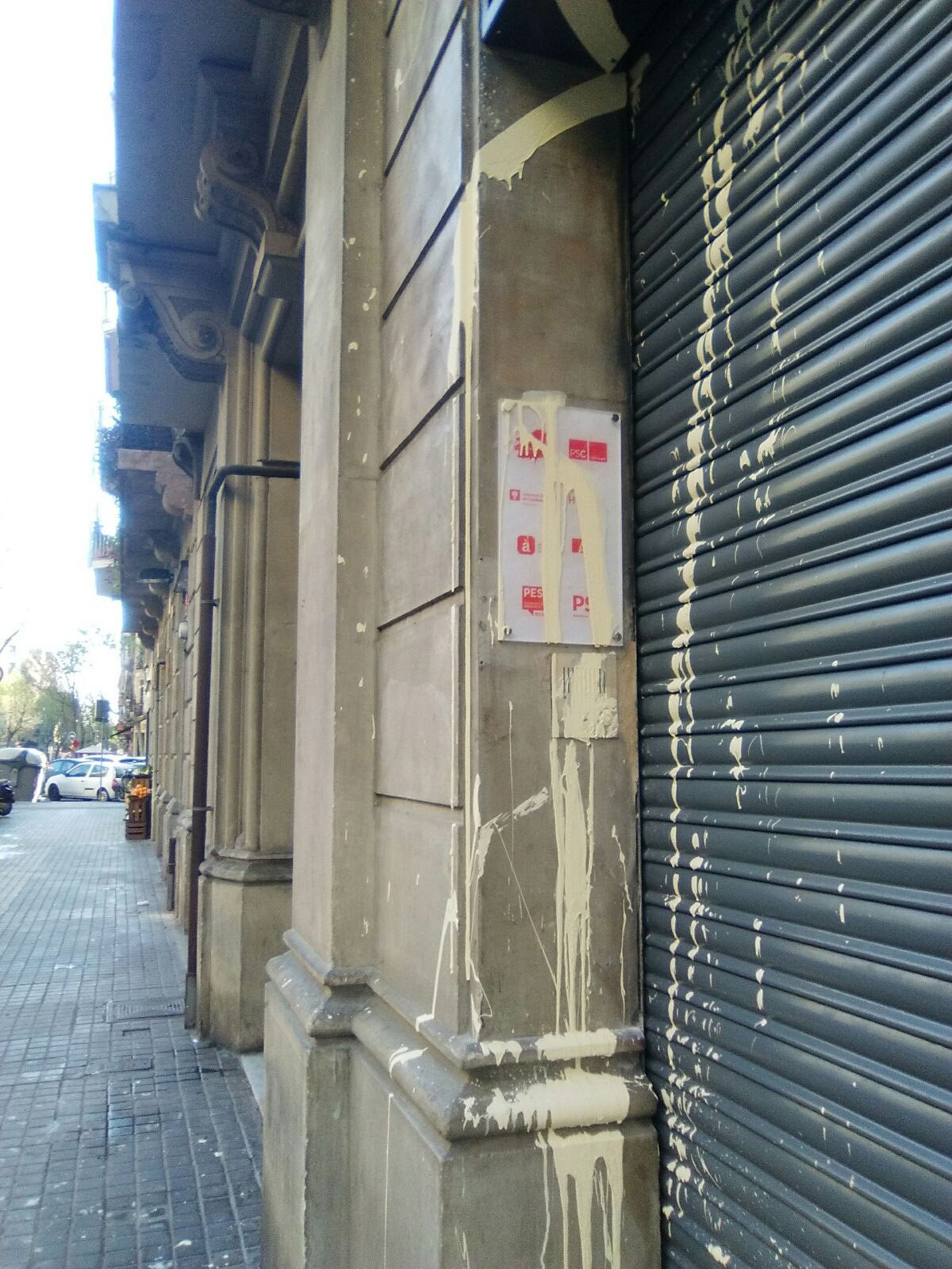 Pintada en la sede del PSC