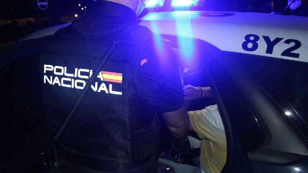 Agentes de la Policía Nacional durante una detención