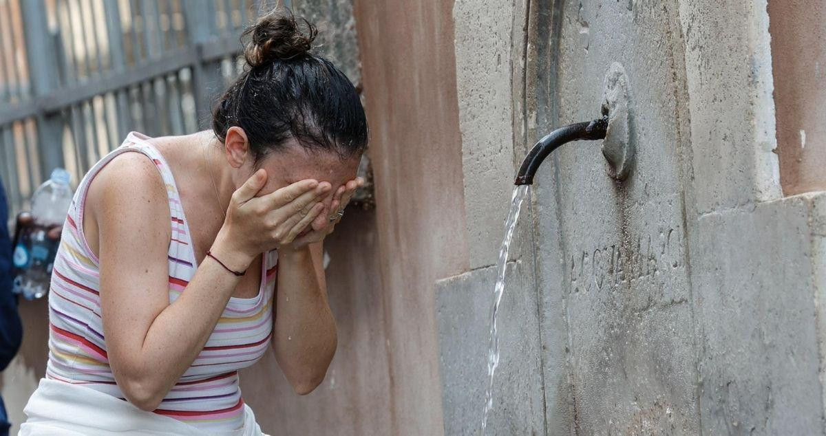 Beber agua en abundancia es clave ante una ola de calor