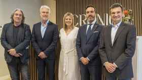 Los participantes de la mesa redonda de turismo en las instalaciones de Crónica Global / LENA PRIETO (CG)