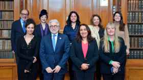 El encuentro entre los representantes de Foment del Treball, Fepime, AFEM y Fundación Tanja impulsará el 'networking' empresarial femenino. En la imagen, la foto de familia en la sede de la patronal catalana en Via Laietana / FOMENT DEL TREBALL