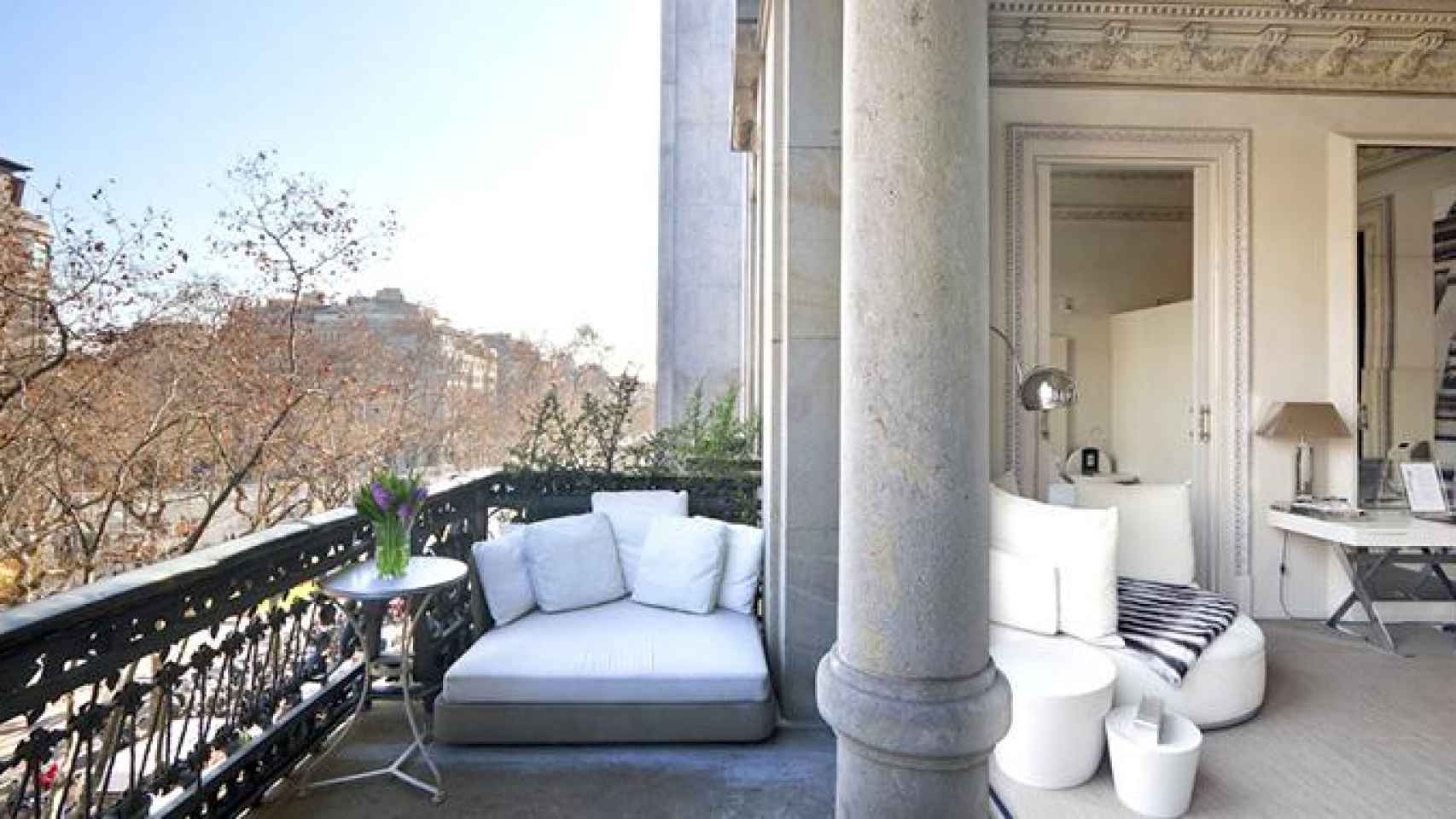 Una de las habitaciones de El Palauet, el hotel de lujo en un edificio modernista que la familia Cerqueda vende en Barcelona / CG