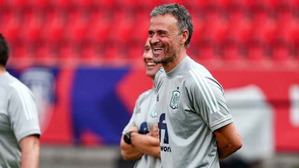 Luis Enrique sonríe en uno de los entrenamientos de España, previo a la Nations League / SeFutbol