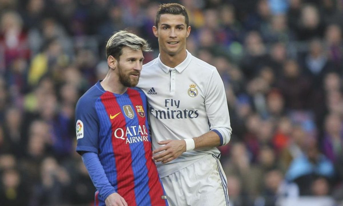 Leo Messi y Cristiano Ronaldo, en un clásico | EFE