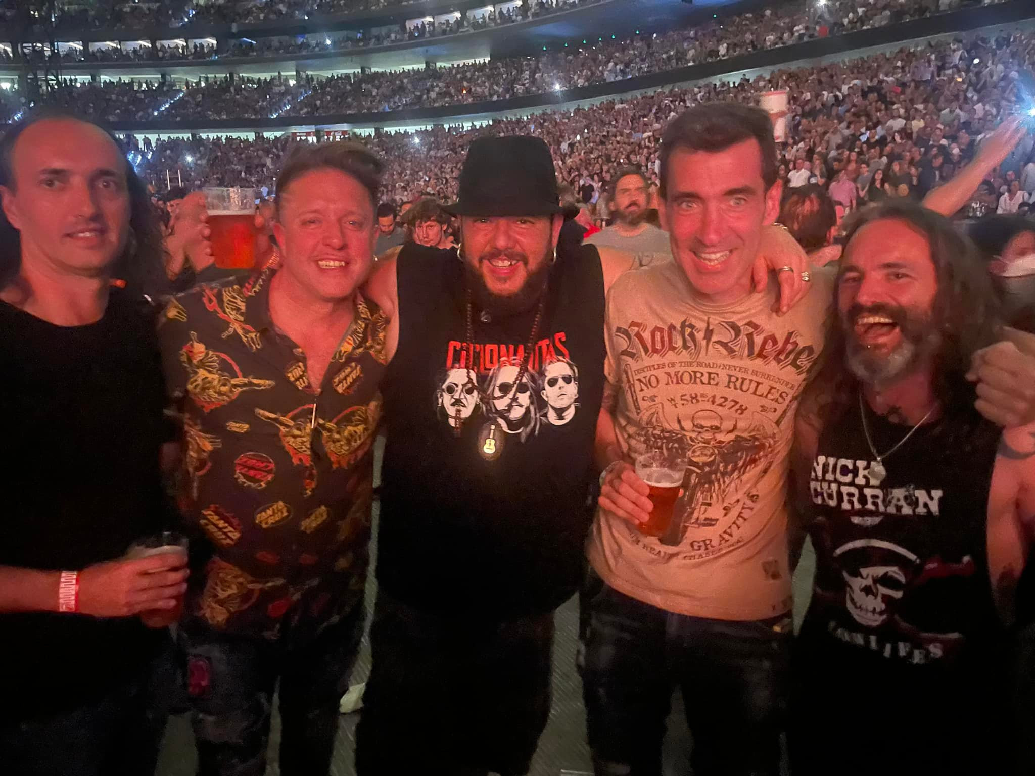 Los Marea, juntos como amigos y familia que son, en el concierto de los Rolling Stones en Madrid / MAREA