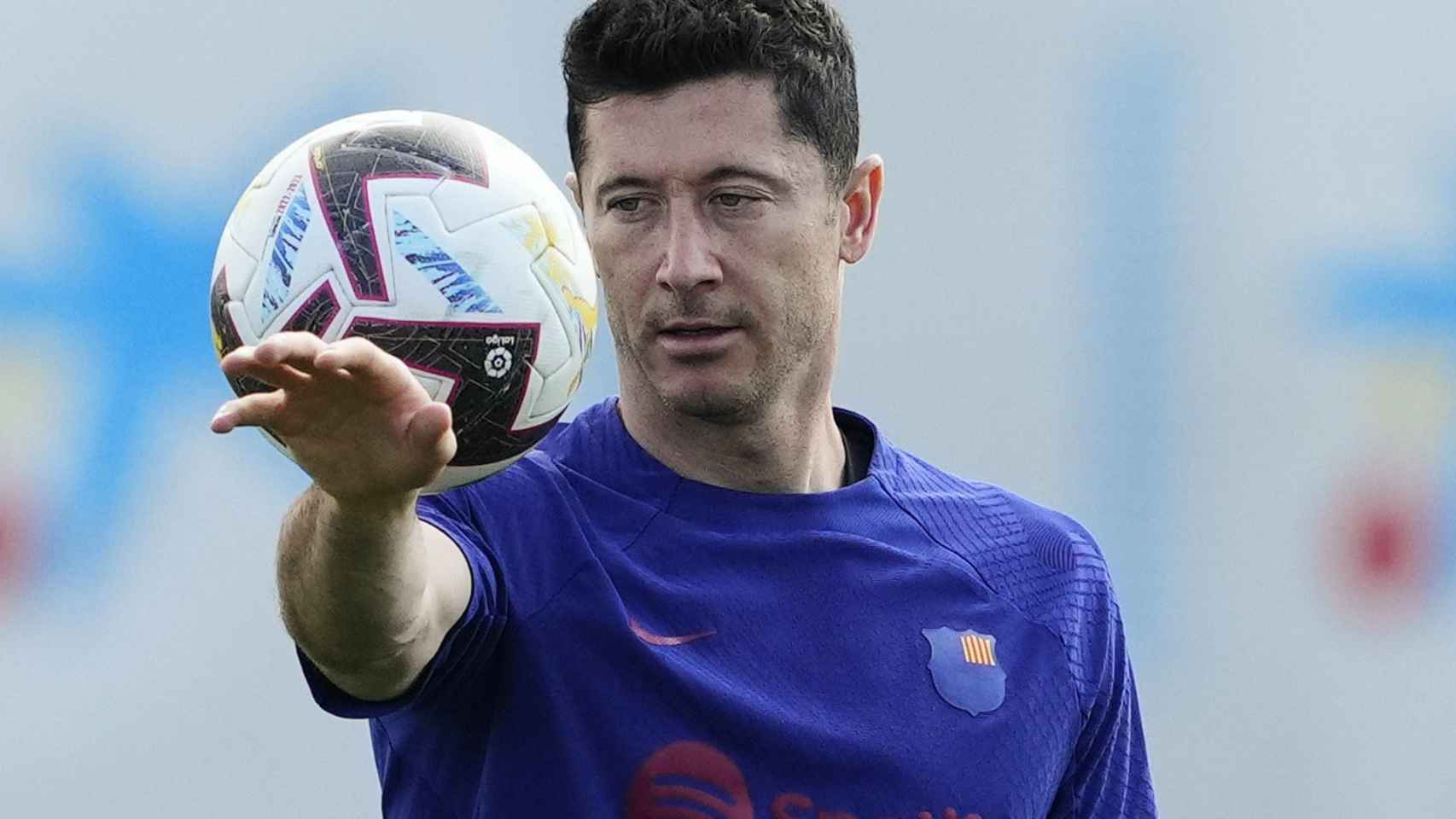 Robert Lewandowski, durante un entrenamiento con el FC Barcelona / EFE