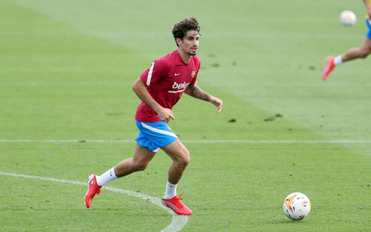 Álex Collado entrenando con el primer equipo del Barça / FC Barcelona