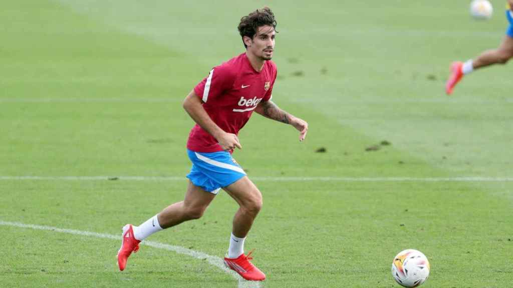 Álex Collado entrenando con el primer equipo del Barça / FC Barcelona