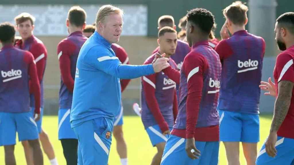 El Barça, en una de sus sesiones de entrenamiento / FCB