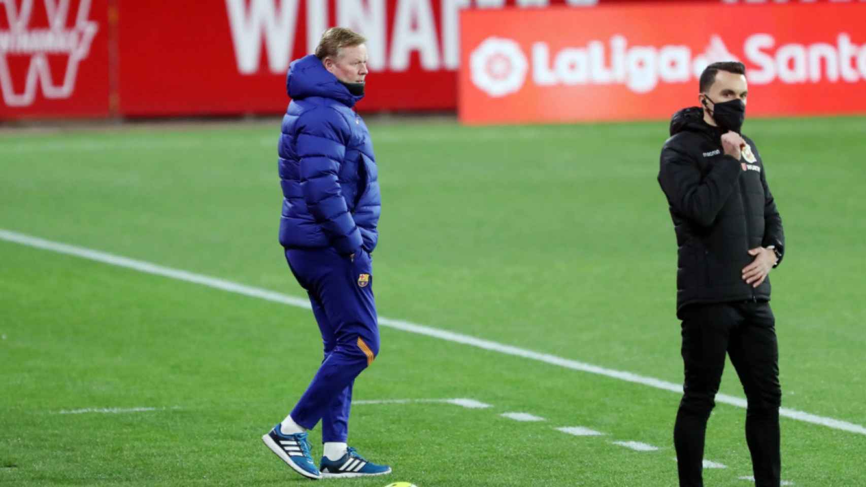 Ronald Koeman en la banda del Granada-Barça / FC Barcelona