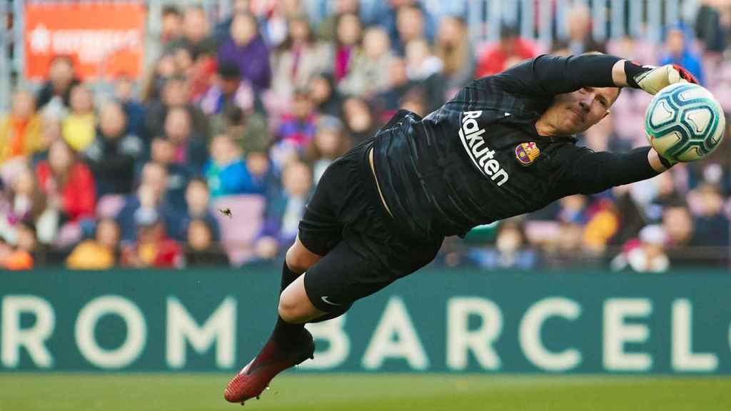 Intervención de Ter Stegen en el Barça - Eibar / EFE