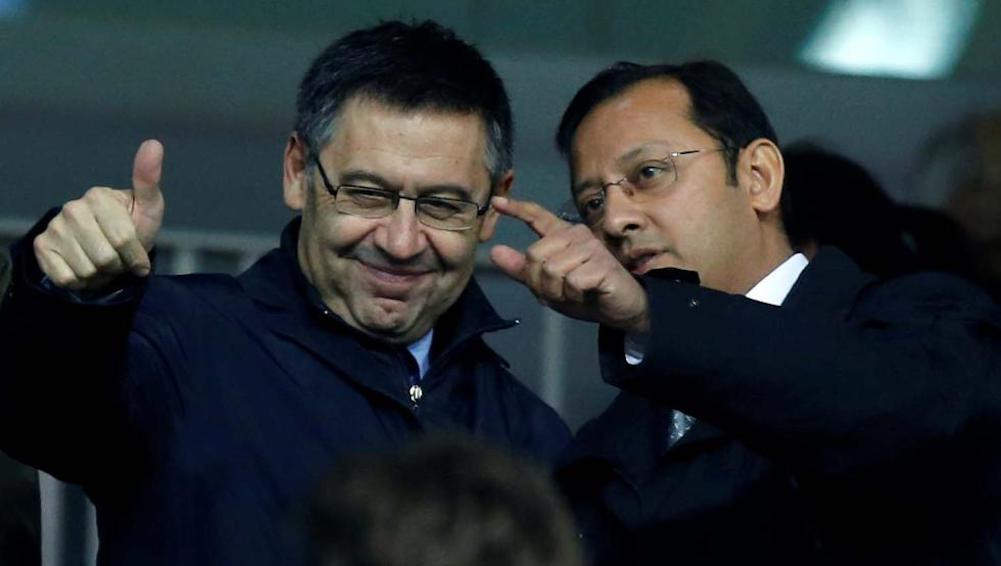 Una foto de Josep Maria Bartomeu y Anil Murthy, presidentes del FC Barcelona y Valencia respectivamente