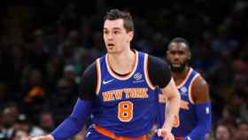 Mario Hezonja, en un partido con los New York Knicks, en la NBA, ha fichado por el Real Madrid tras jugar en el Barça / NBA