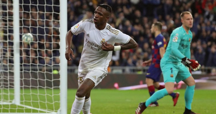 Vinicius Junior celebrando su gol contra el Barça / EFE