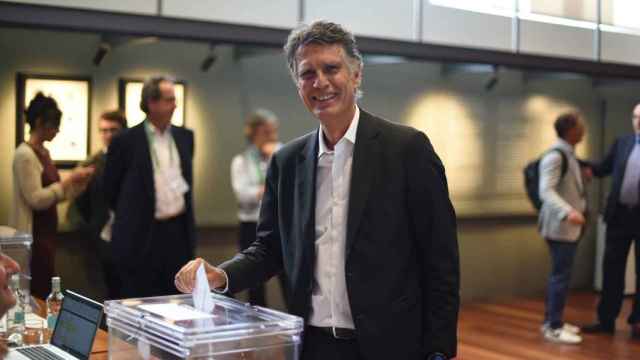 Jaume Guardiola vota en las elecciones a la presidencia del Círculo de Economía en las que se ha proclamado vencedor / CERCLE