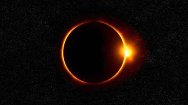 Los eclipses solares provocan imágenes en las que solo se ve un leve aura de luz / MAXPIXEL