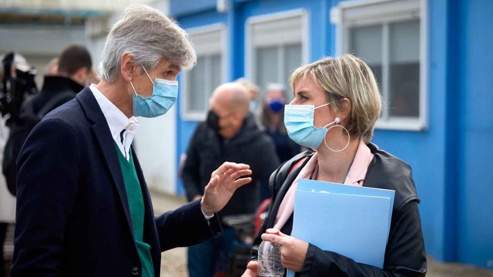 Alba Vergés (d), consejera catalana de Salud, con Josep Maria Argimon, secretario de Salud / EFE