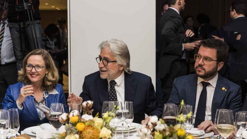 Nadia Calviño, Josep Sánchez Llibre y Pere Aragonès ya hicieron una aproximación en la cena de la entrega de los premios Ferrer Salat / FOMENT DEL TREBALL