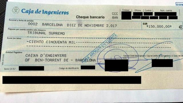 Fotografía facilitada por la ANC del cheque de 150.000 euros que ha ingresado la defensa de la presidenta del Parlament, Carme Forcadell / EFE