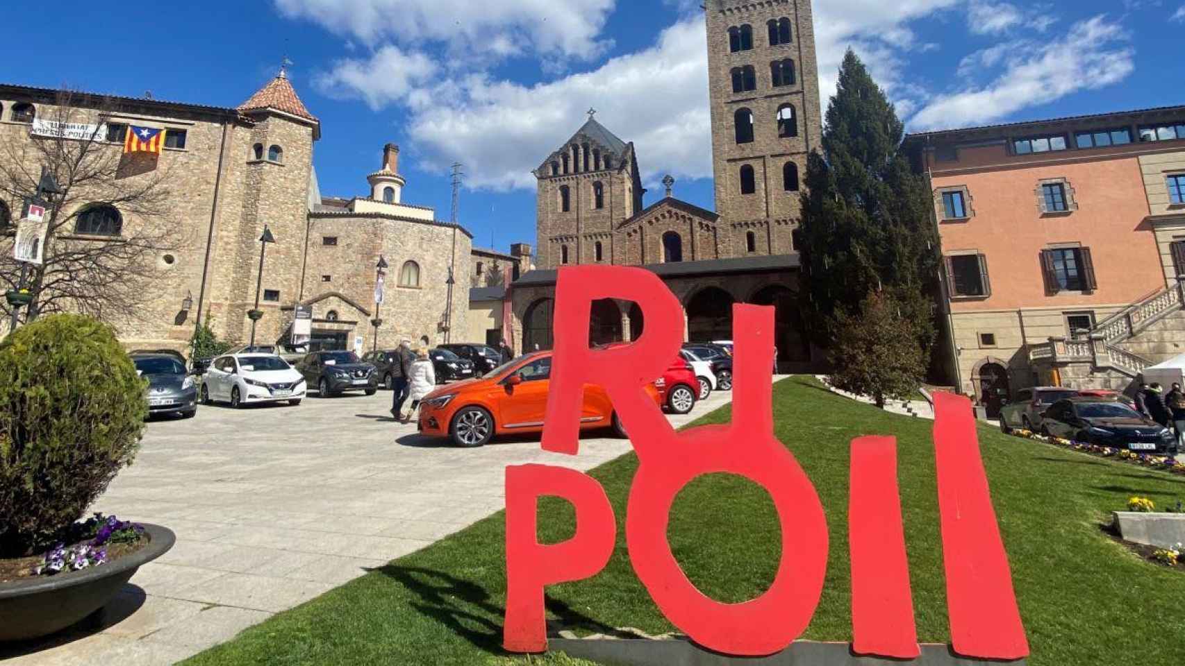 Plaza del Ajuntament de Ripoll / AYUNTAMIENTO DE RIPOLL