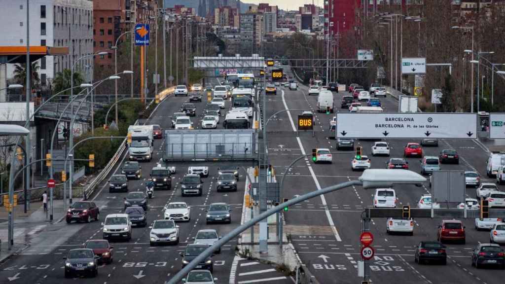 Tráfico los primeros días de este fin de semana en las entradas y salidas de Barcelona / EFE