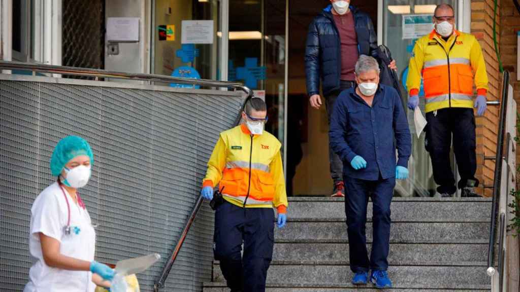 Personal médico y residentes de Cataluña protegidos contra el coronavirus /EP