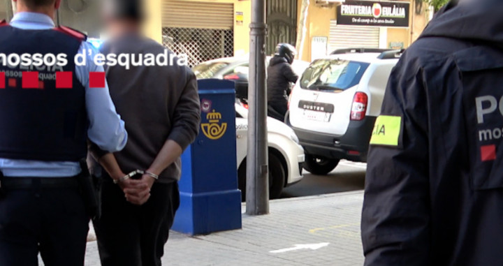 El detenido por colocar un explosivo en una excavadora de la empresa que lo despidió / MOSSOS