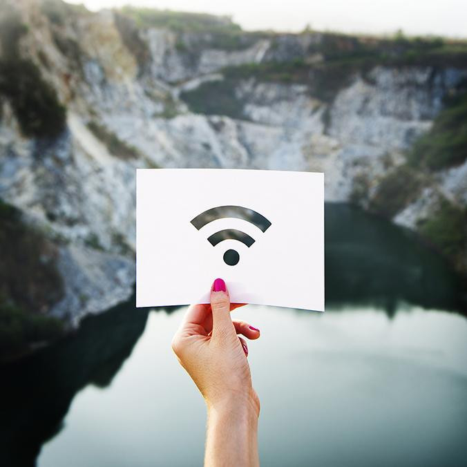 A los viajeros les gustaría encontrar wifi en cualquier parte / PIXABAY