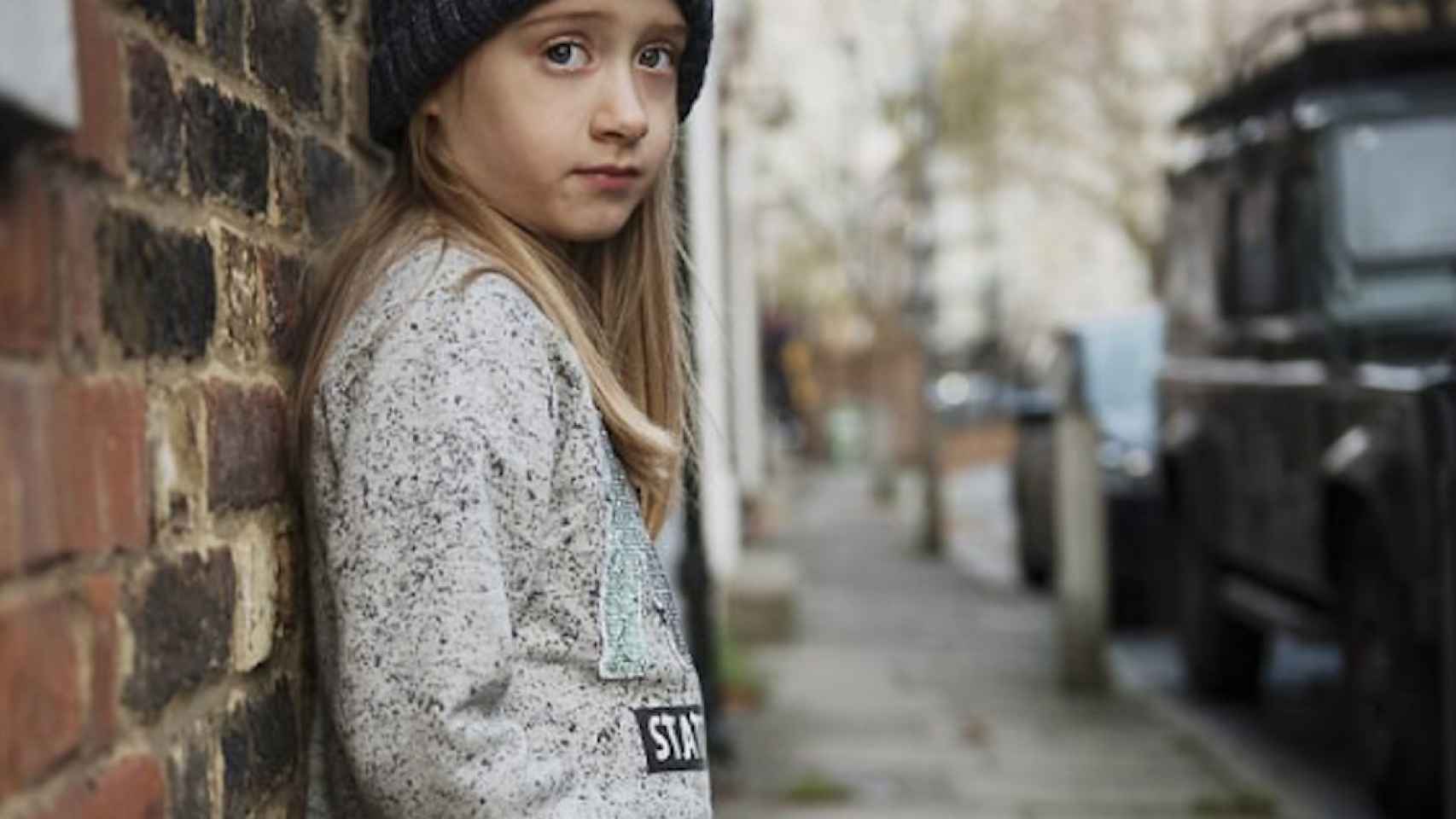 Una foto de archivo de la niña, Eliza Brichto, que quiere posar para el catálogo de chicos