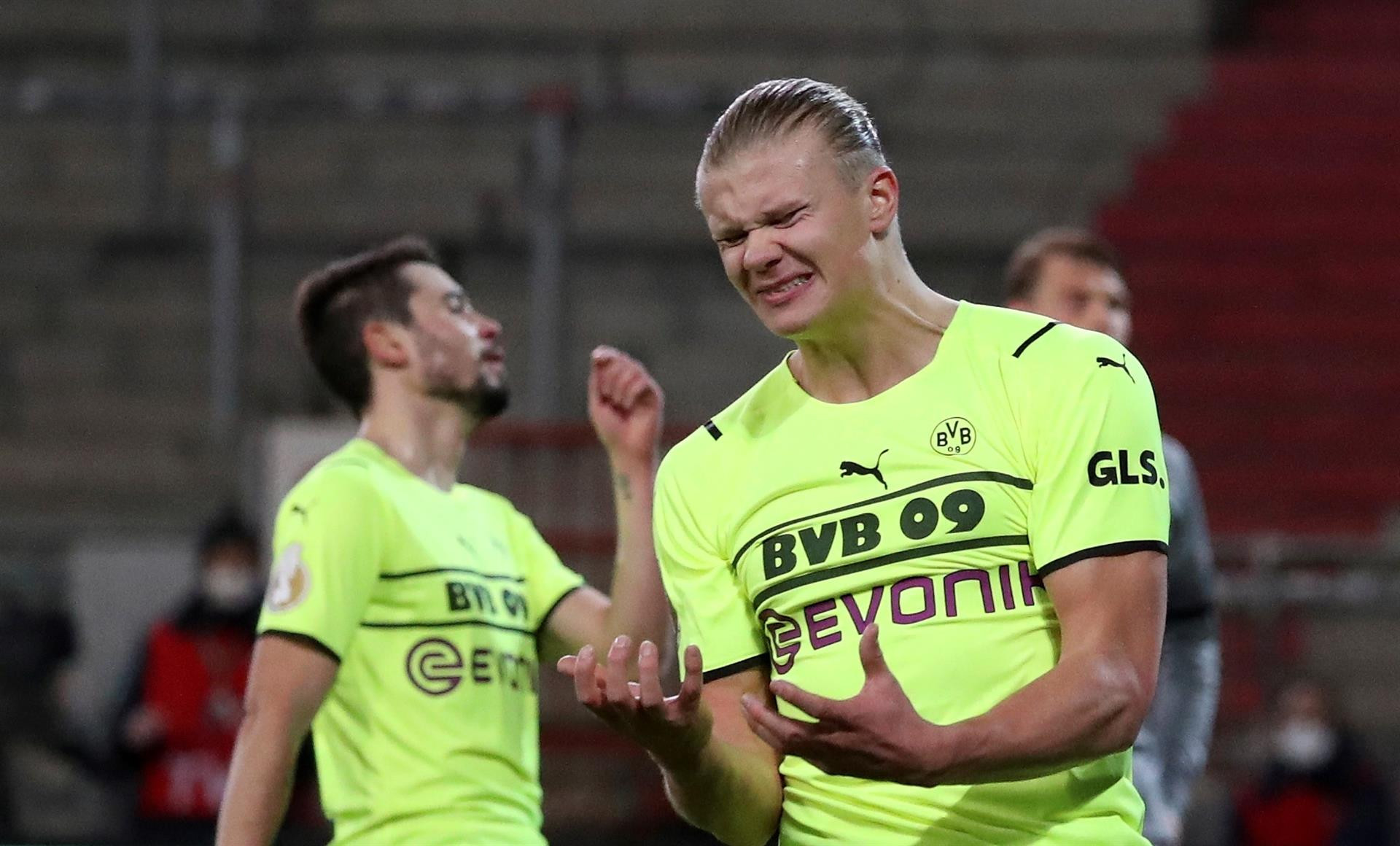 Erling Haaland, en el partido del Borussia Dortmund contra el Sankt Pauli / EFE