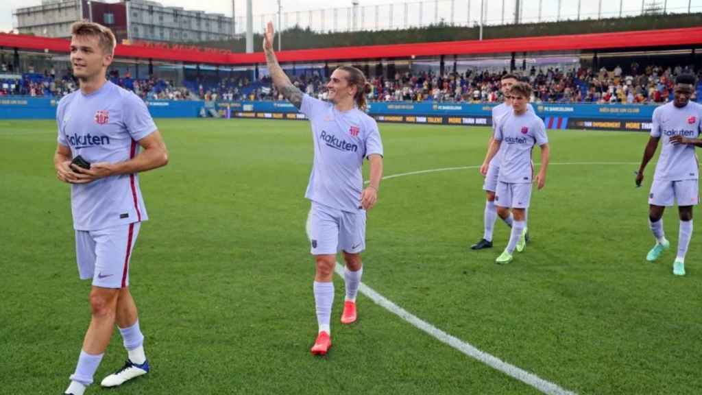 Antoine Griezmann saludando después del Barça-GIrona / FC Barcelona