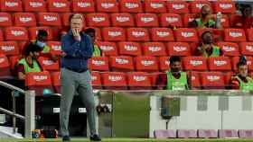 Koeman en el Camp Nou / EFE