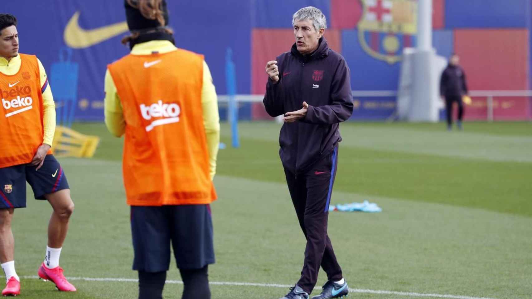 Quique Setién en un entrenamiento del Barça / FC Barcelona