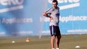 Una foto de Ernesto Valverde durante un entrenamiento del Barça / FCB