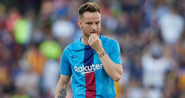 Ivan Rakitic en un calentamiento con el Barca/ EFE