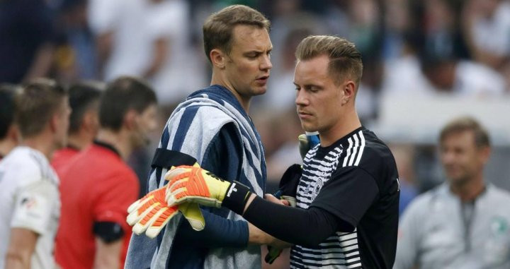 Manuel Neuer y Ter Stegen en un partido con Alemania / EFE