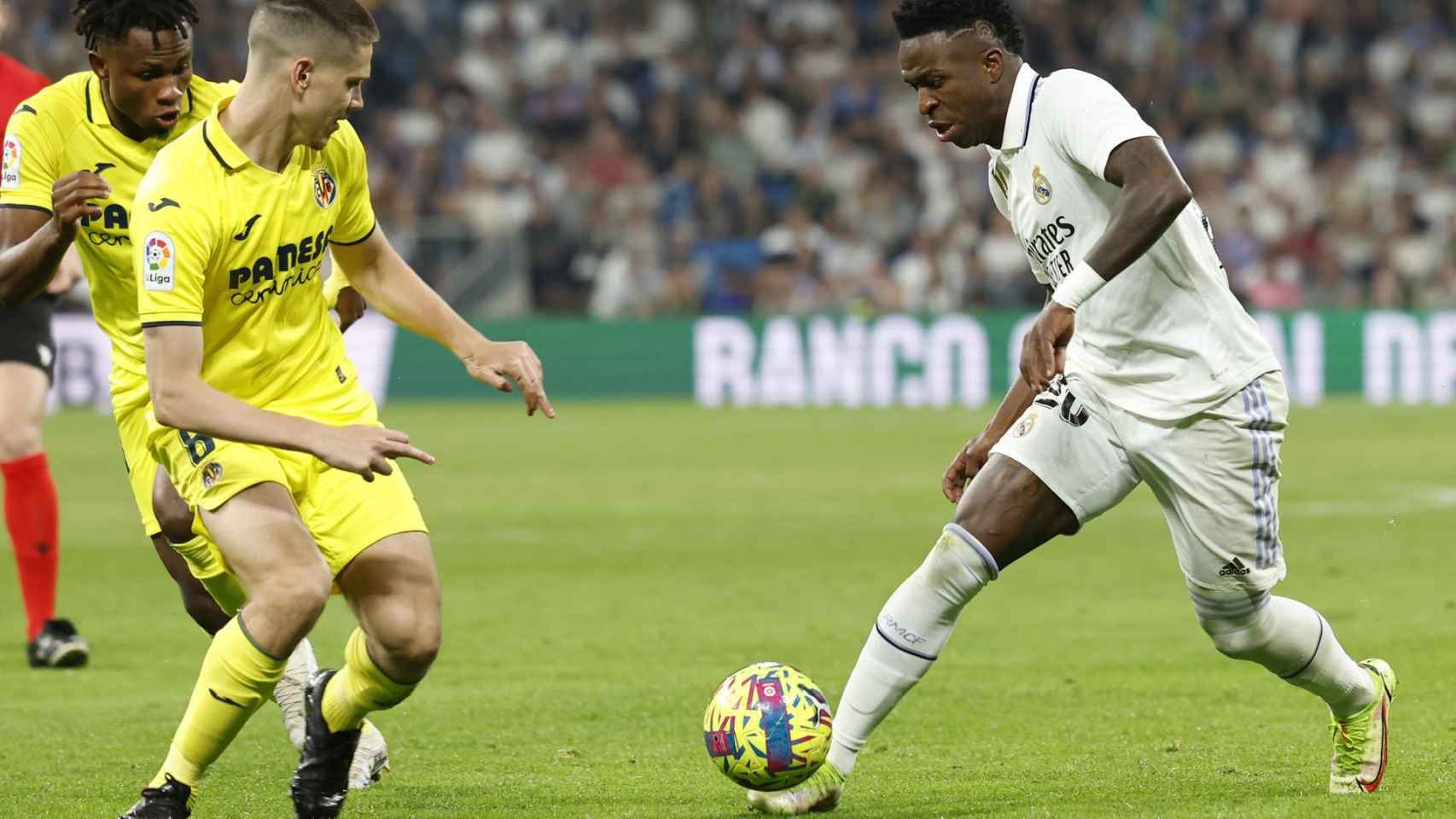 Vinicius en una jugada de ataque / EFE