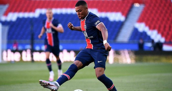 Mbappé, en un partido con el PSG | EFE